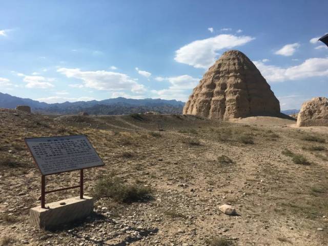 贺兰山原隆村图片