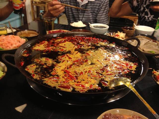 重庆美食攻略,重庆夏季夜晚,火得不能再火的几种美食