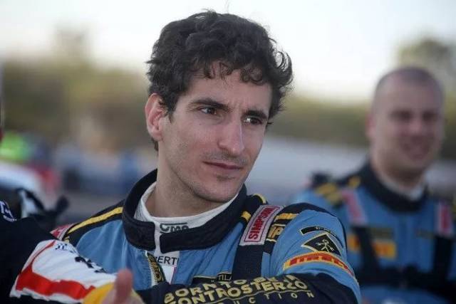 lorenzo bertelli行事风格看着 似乎一点都不符合prada 但是正值prada