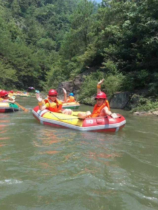 雷峰漂流图片