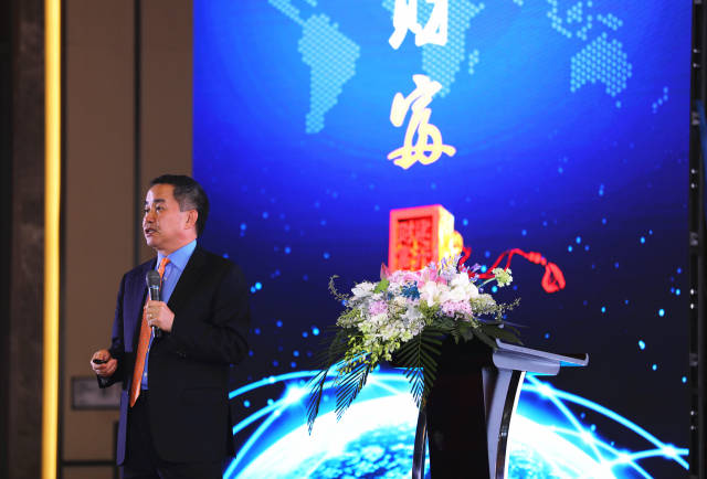 陈志武: 集中投资房地产领域不是上策
