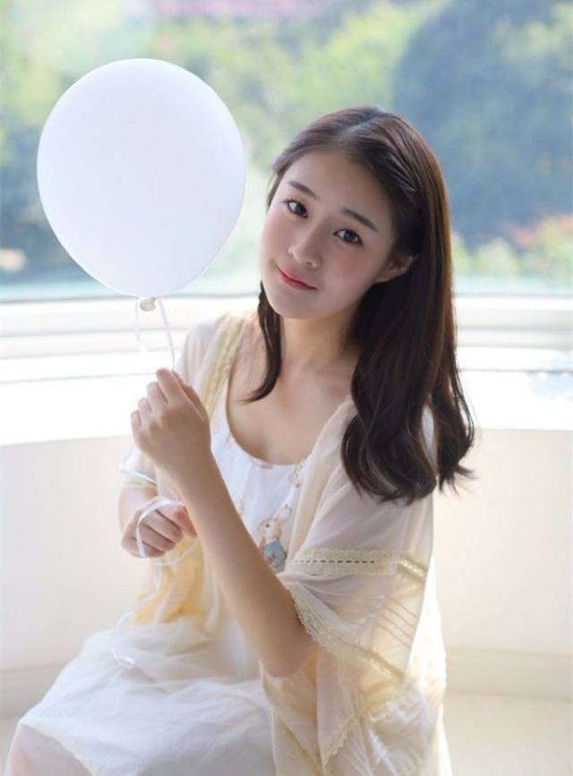 浙江音乐学院十大女神肤白腿长温柔可人