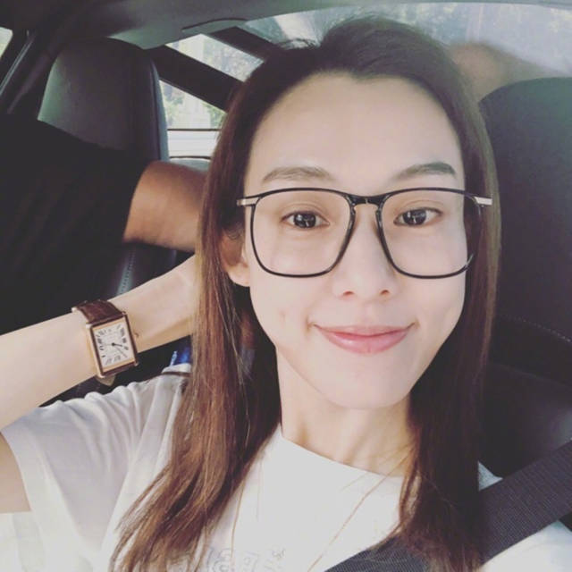 范玮琪素颜出镜随性真实 知足常乐积极向上