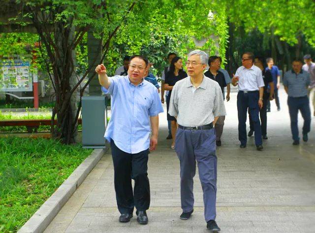 墨池香犹在,芳菲忆华年 杰出校友徐荣凯,徐荣旋回母校