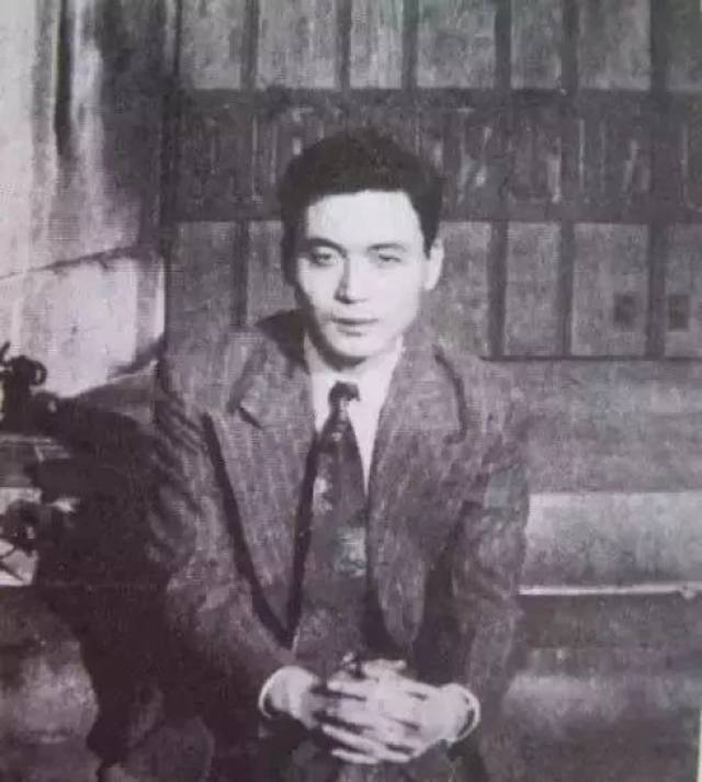 1947年,他考上美国普渡大学物理系,1948年秋天,邓稼先从海上起航,向