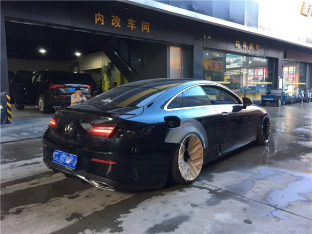 一步步进化 奔驰e300改装accuairvx4气动避震悬挂手工宽体施工中