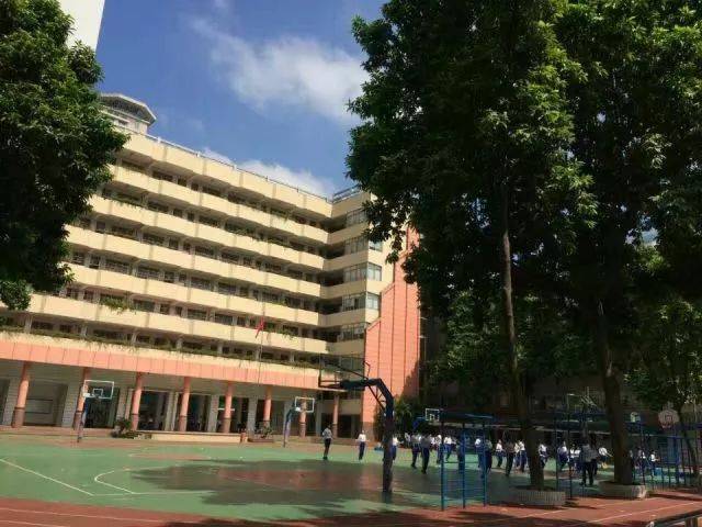 【午休时间】12:00-13:30 地点:广州市起义路158号 广东华侨中学操场