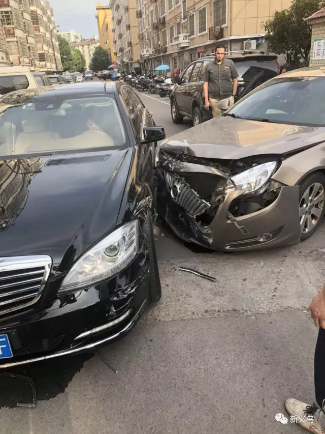 车祸猛于虎义乌一天内发生两起车祸其中一起女子被公交车碾过