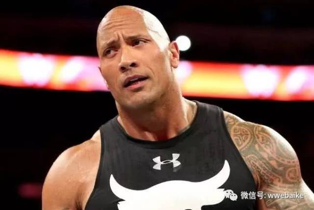 这个选手,就是萨摩亚家族的"相扑大横纲"yokozuna,在90年代,他曾纵横