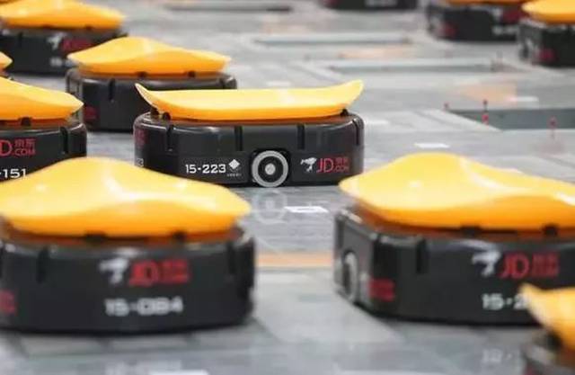 刘强东宣布：再见了，快递员！北京正式打响第一枪！