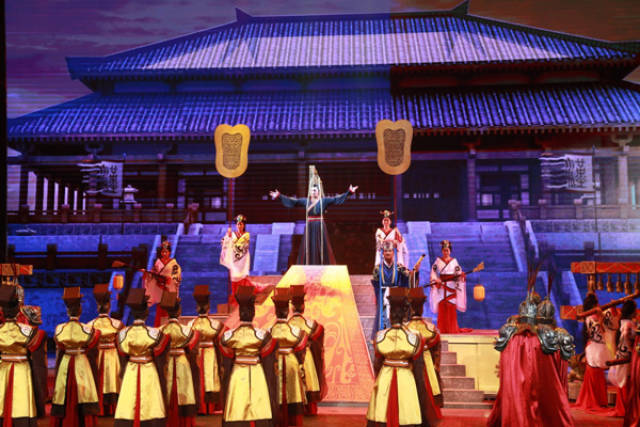 汉颂》公演的发布会现场,总策划阳光媒体集团董事长杨澜女士,枣阳市委