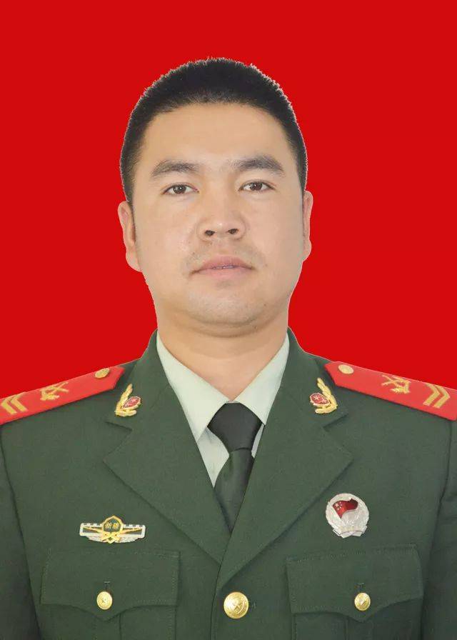 武警新疆总队总队长图片