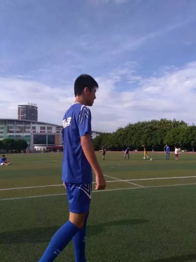 世界杯护旗手!莆田擢英中学的这位小哥哥真棒