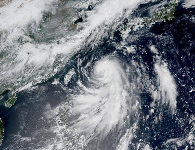 韓國日本慘了颱風派比安已有颱風眼即將北上大雨要下好幾天