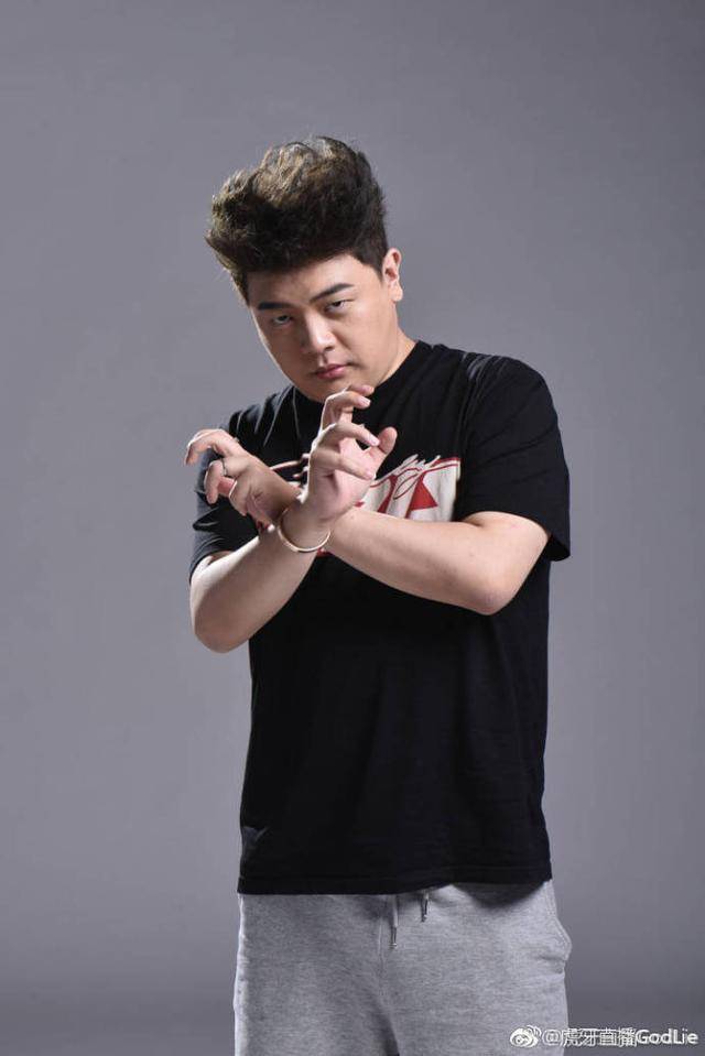 godlie骚操作:新板子石像鬼守墓人疯狂支配jy,你会锤子狼人杀?