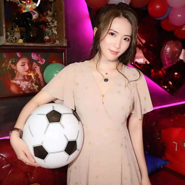coco 9.十四 主办方:繁 花酒吧&兰颜慧医学美容医院 奖品超丰富!