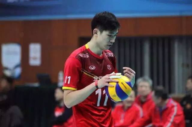 江川,男排接应,1994年8月9日出生,身高2.04米,体重90公斤,扣球高度3.