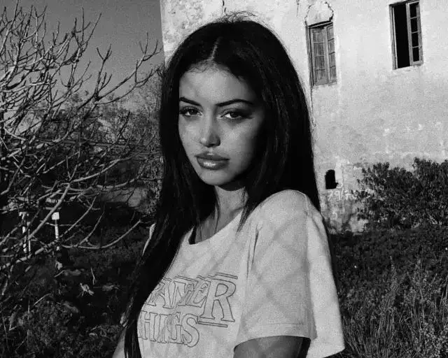 当时的她只有 17岁,叫cindy kimberly.