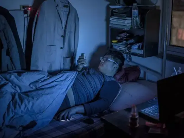 28岁小伙熬夜看世界杯猝死:这个世界正在狠狠惩罚晚睡的人!