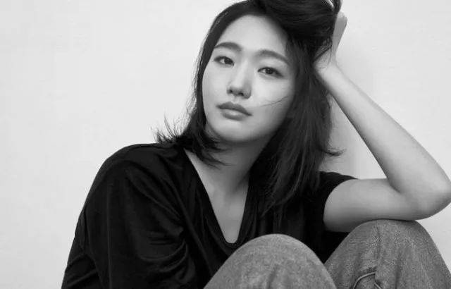 不笑的时候又自带一种 生人勿近的煞气