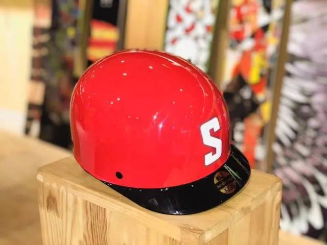 帽檐下的雪山丨sandbox头盔 18-19新品到店