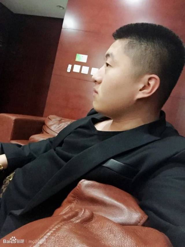 小洲在火车站"殴打"rap祥龙而被赔100万,小洲为何动手?