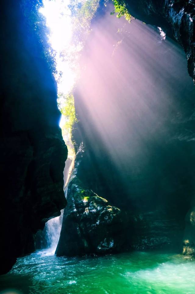 最美的时光里来阿依河,在浓夏中感受别样的清凉