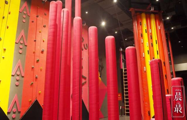 这里的 梅花桩更厉害了,高度惊人.