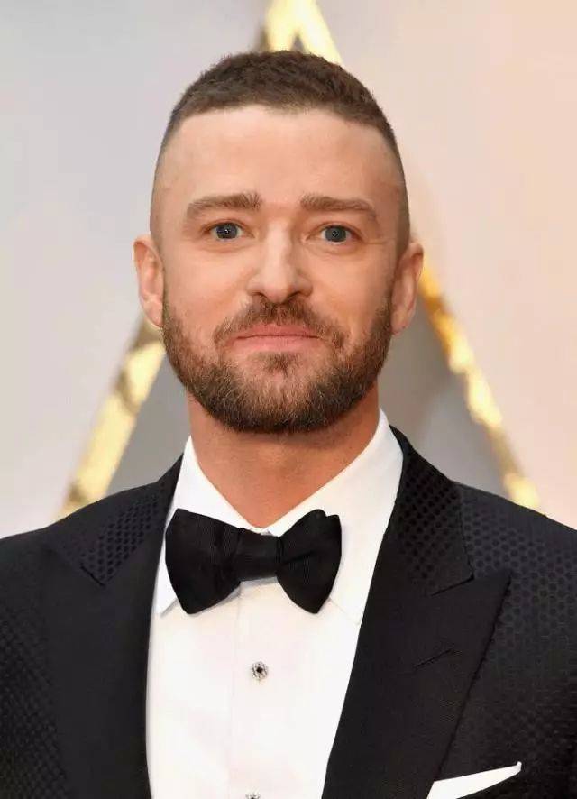 「crew cut」有很好的修饰作用,它可以让本来不圆的脑壳