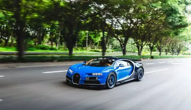 中国大陆首辆布加迪chiron上路_手机搜狐网