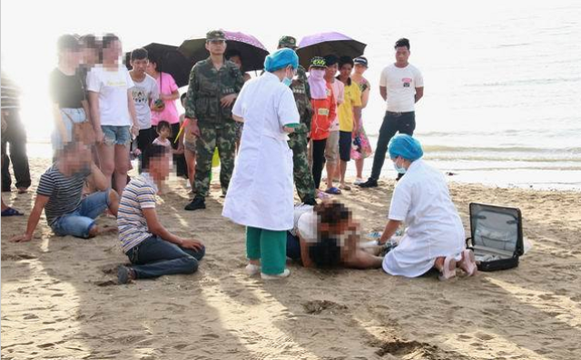 悲剧广西北海海滩又一名学生溺水身亡家属撕心裂肺地痛哭