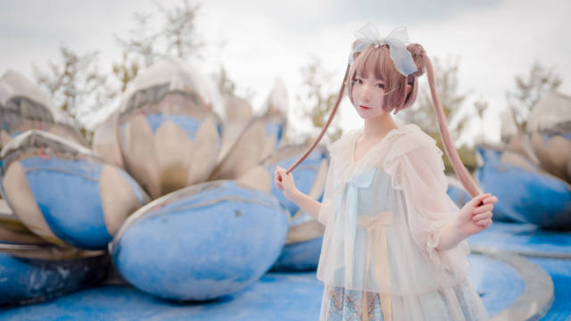 lolita洋装 超萌白丝眼镜妹