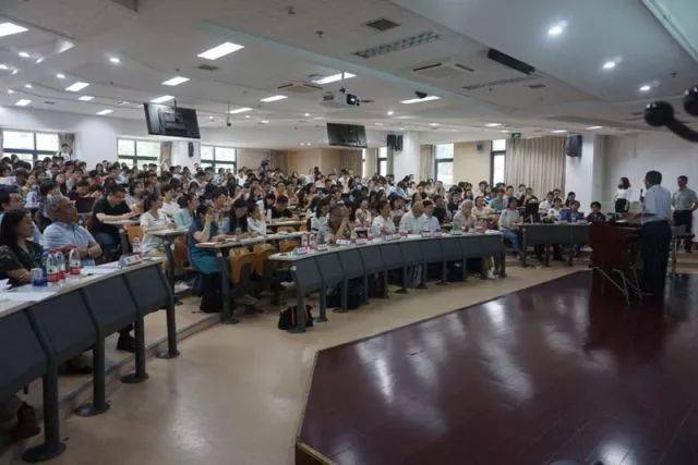 图为听课的老师与同学们 丹阳 钰涵 供稿 祁箫 编辑 杨光 校对