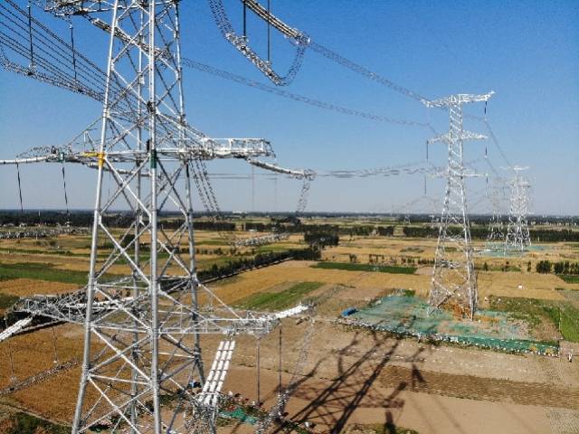 国内首例1000kv输电线路迁改投运