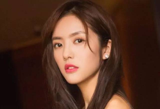 否认潜规则整容!妩媚舞女艳压万茜的蔡文静能