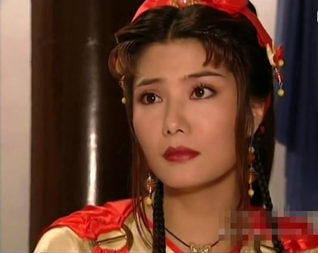"她"是50岁"功夫女神",却遭前男友跟踪恐吓,这张脸格外抢镜