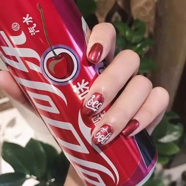 可口百事VS彪马耐克,logo美甲两大门派你站哪