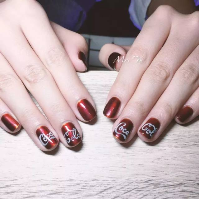 可口百事VS彪马耐克,logo美甲两大门派你站哪