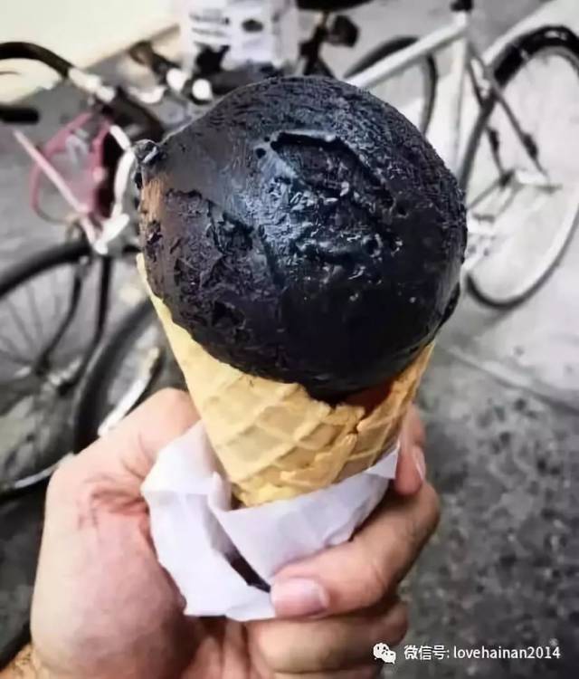 风靡纽约的全黑冰淇淋首现海口!简直就是一副禁欲系的哥特画风