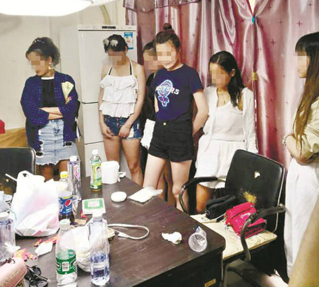 "见网友"半小时花掉数千元!武汉破获特大酒托女诈骗案