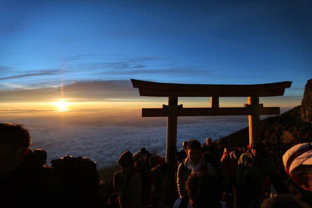 日本富士山夏季开山 一起去看最壮丽的日出吧!