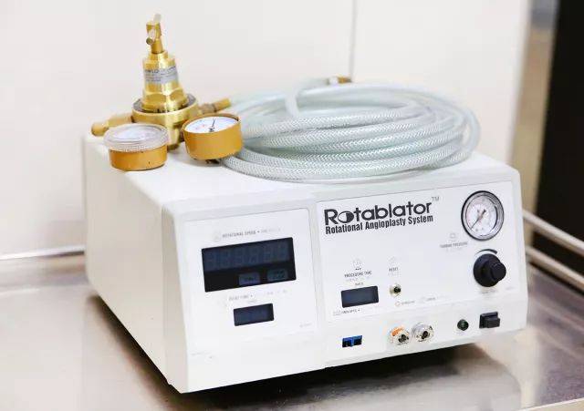 金刚钻打通钙化成石的血管淮安市一院心内科成功开展