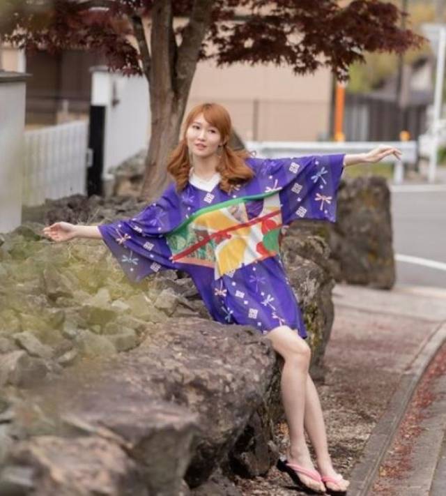 32岁创作型女歌手赴日本拍摄不慎被水蛭咬:最担心怕皮肤溃烂