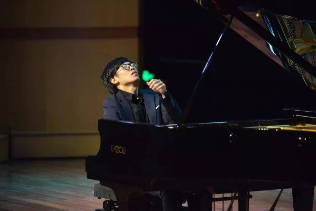 三位闽籍优秀学生黄毅松,吴梓豪 ,陈谦朸分别来自于美国曼哈顿音乐