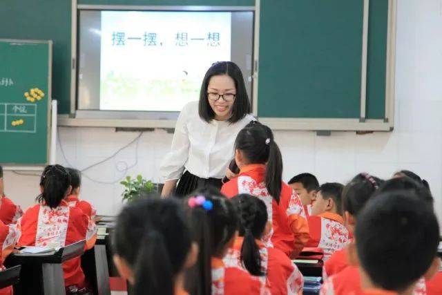 老师在上虞区优质课评比中获得一等奖;罗超,陆炜娣,方宏超获得二等奖