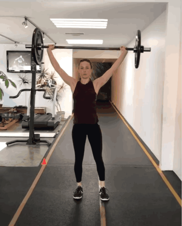 肌肉女超人锻炼身体图片