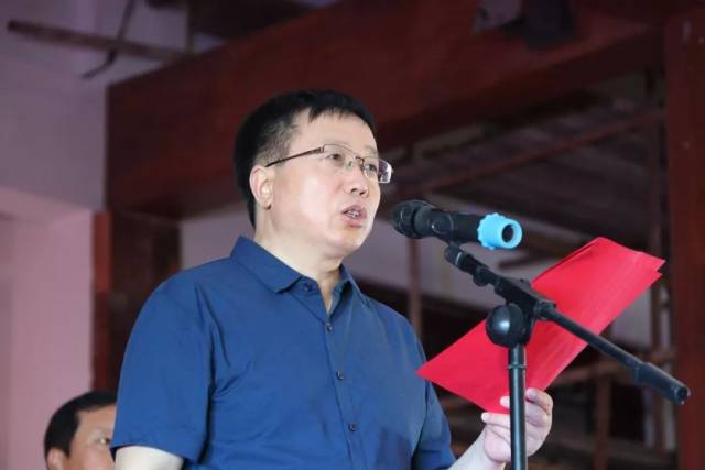 市文广新局党组书记,局长张玉民致辞