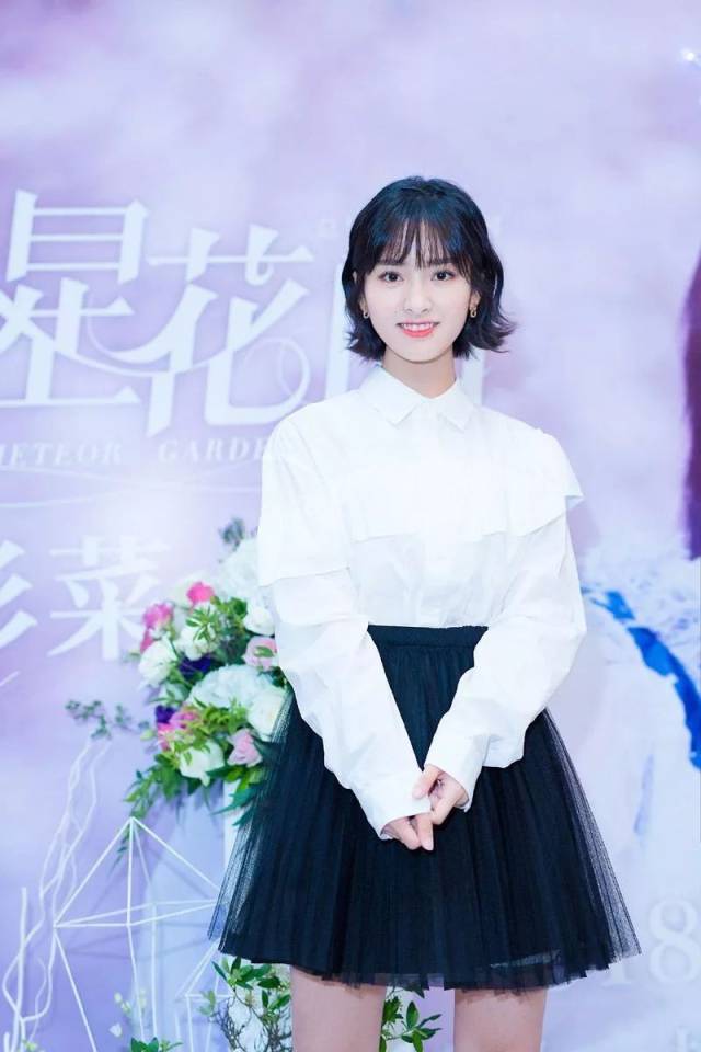 沈月长了21岁的清纯脸41岁的麻花腿