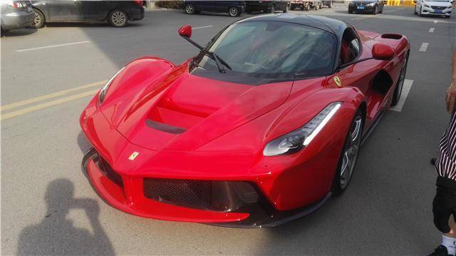 浙江金华第一台法拉利拉法裸车就要2000多万已上浙g牌照