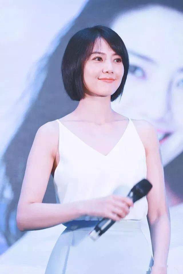 长发的贾静雯被吐槽像包租婆 短发的高圆圆美回20年前 反差太大